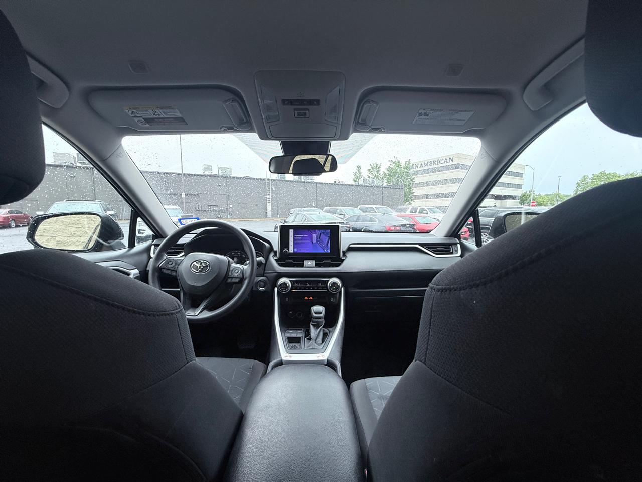 Toyota RAV4 XLE 2025