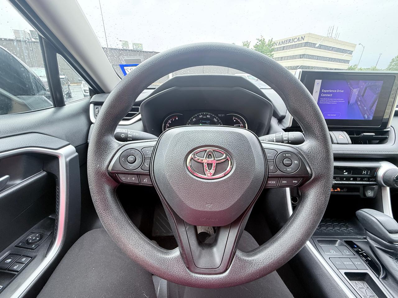 Toyota RAV4 XLE 2025