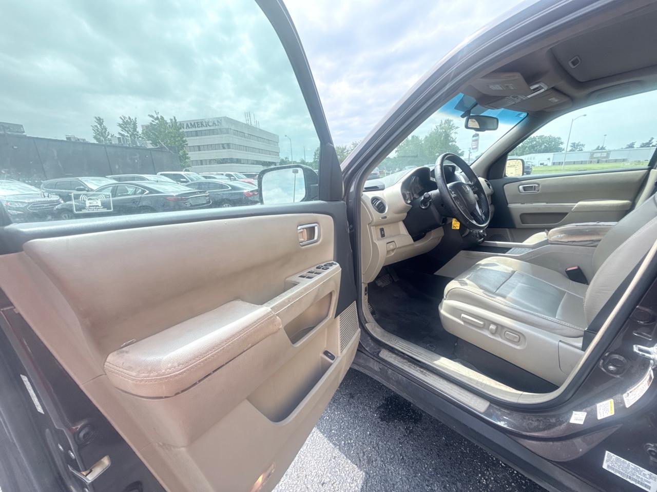 Honda Pilot EX-L 2WD 5-Spd AT with Navigation 2012
