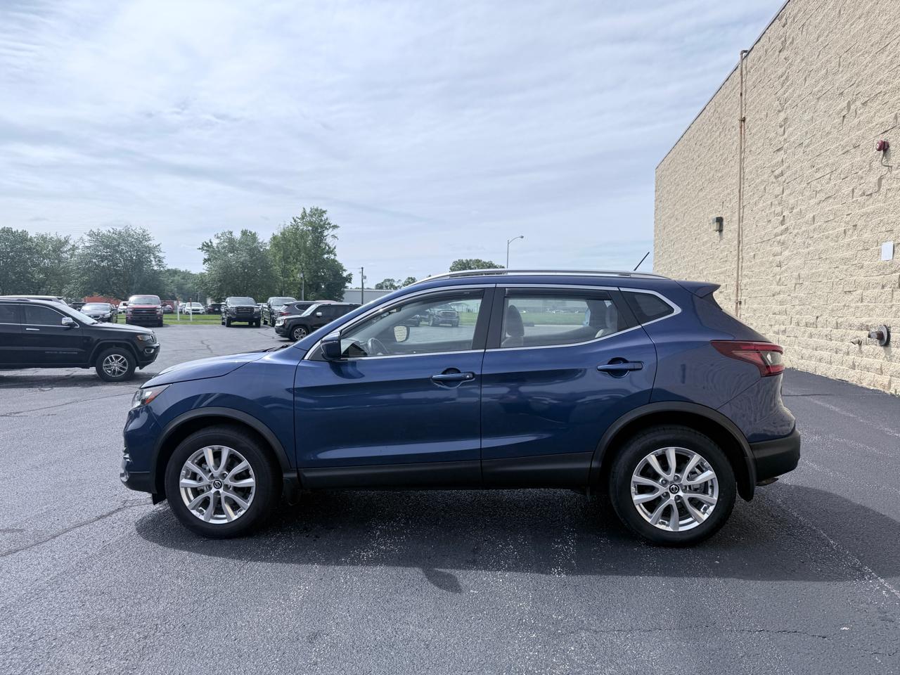 Nissan Rogue Sport SV AWD 2021