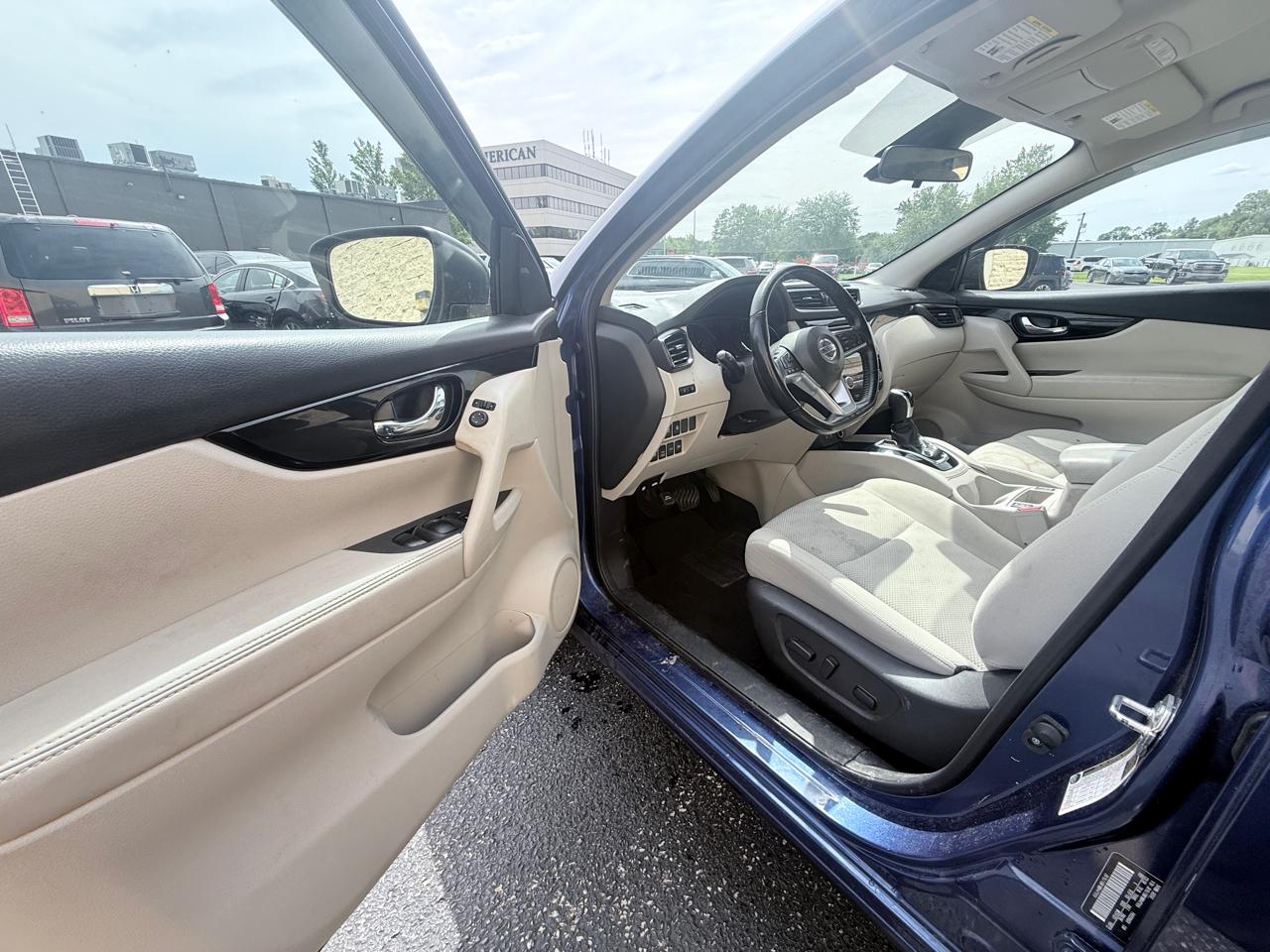 Nissan Rogue Sport SV AWD 2021