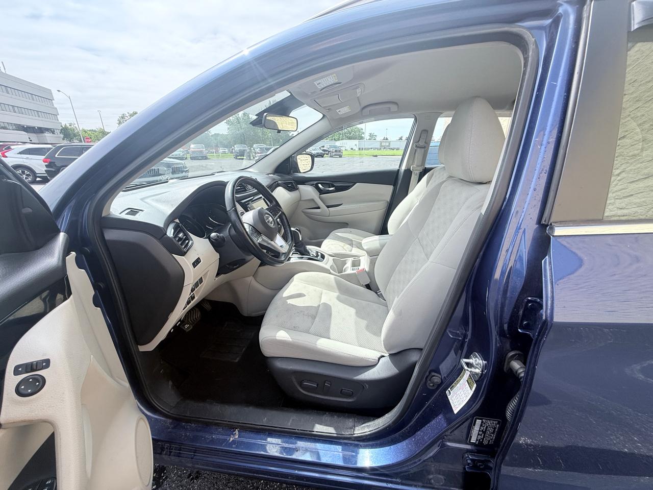 Nissan Rogue Sport SV AWD 2021