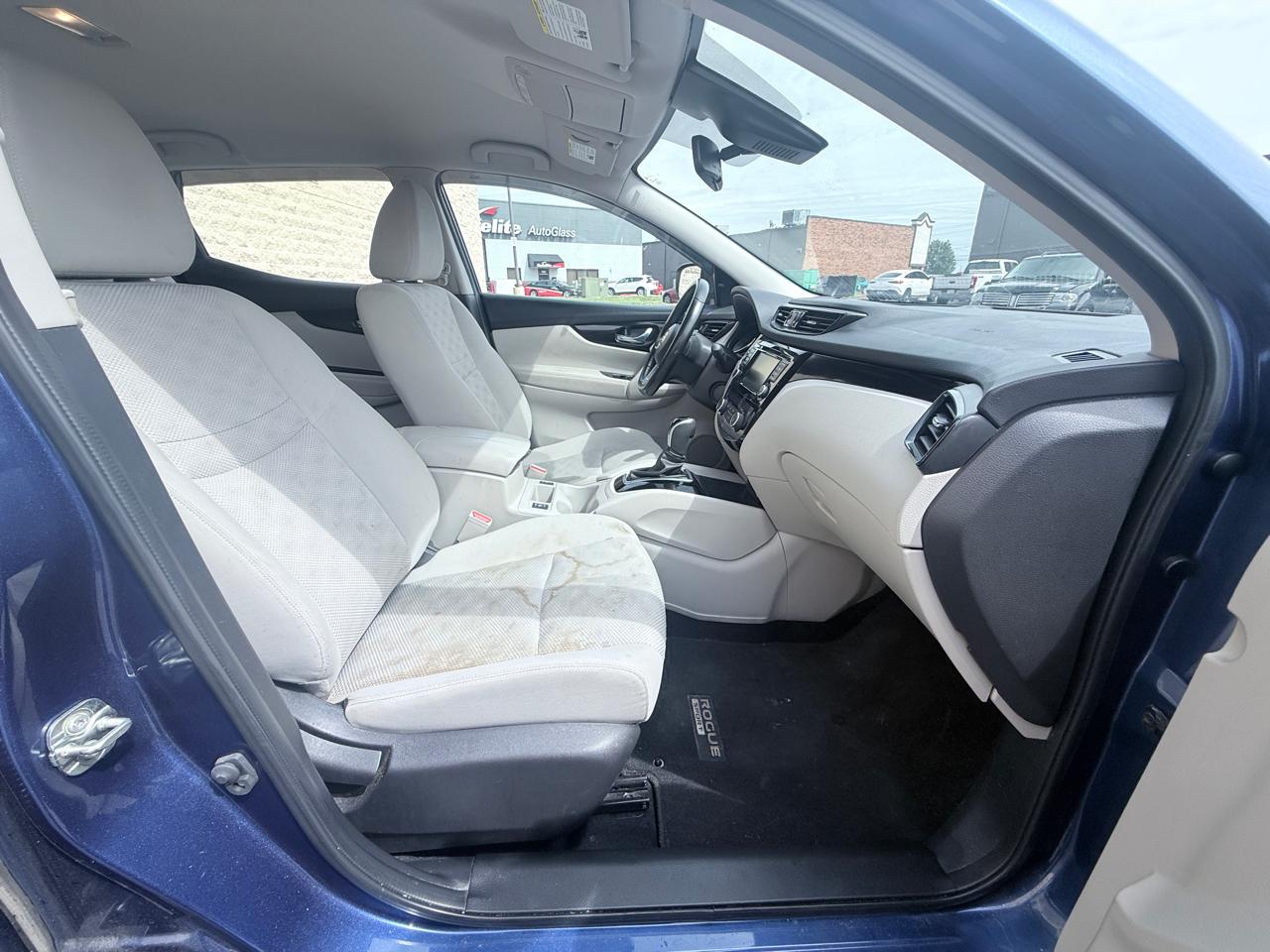 Nissan Rogue Sport SV AWD 2021