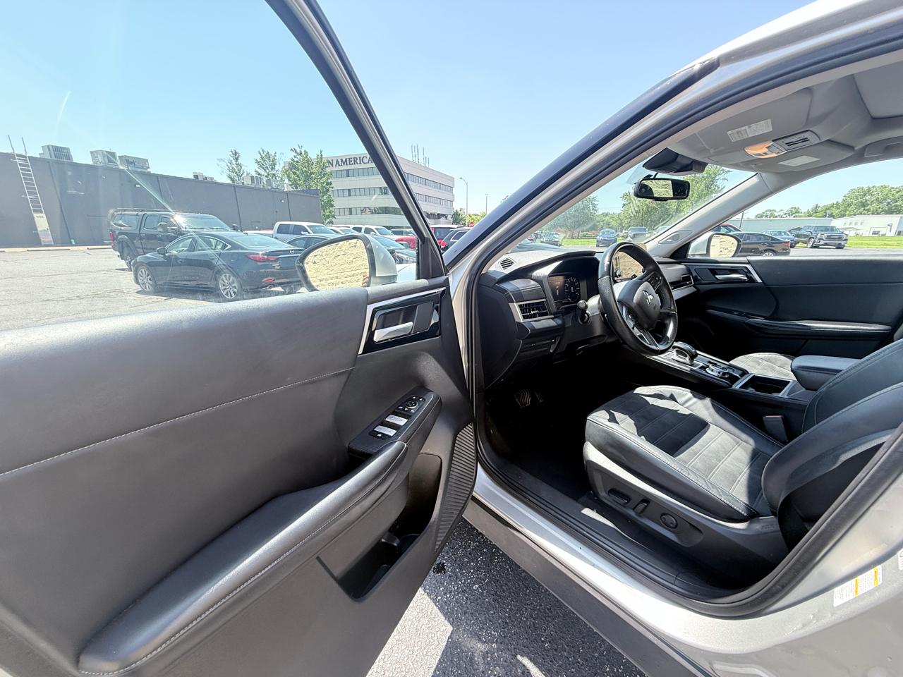 Mitsubishi Outlander SE 4WD 2023