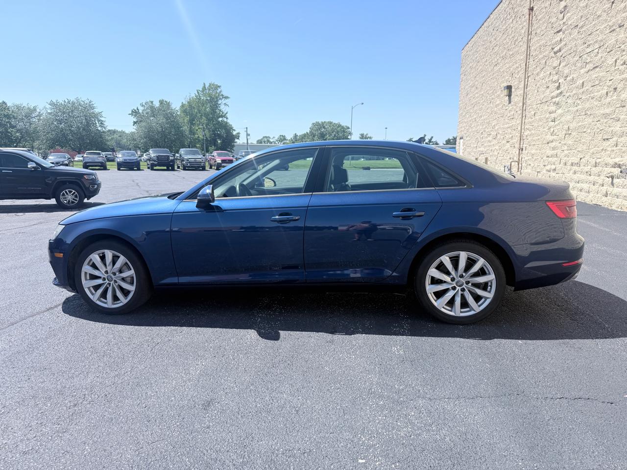Audi A4 2.0T Premium Sedan 2017