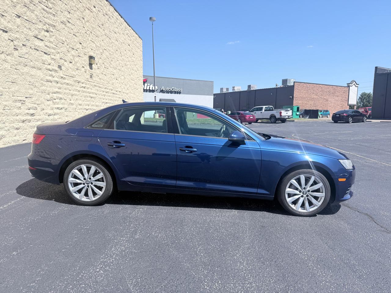 Audi A4 2.0T Premium Sedan 2017