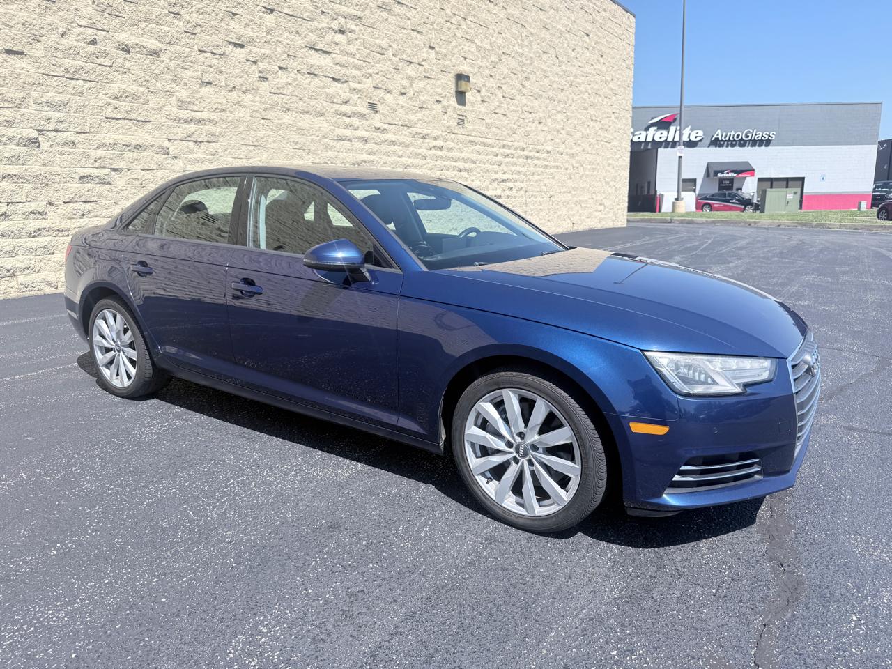 Audi A4 2.0T Premium Sedan 2017