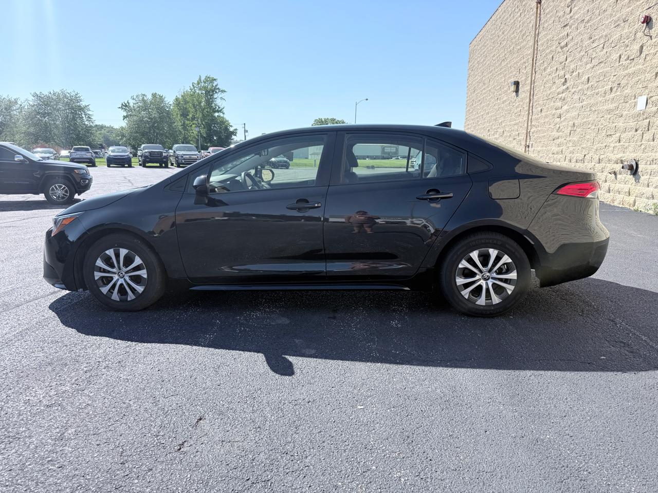 Toyota Corolla LE Hybrid 2021