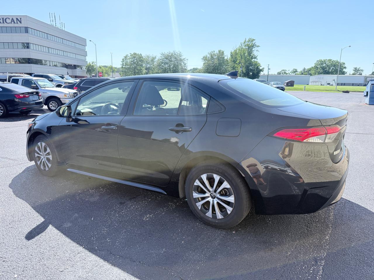 Toyota Corolla LE Hybrid 2021