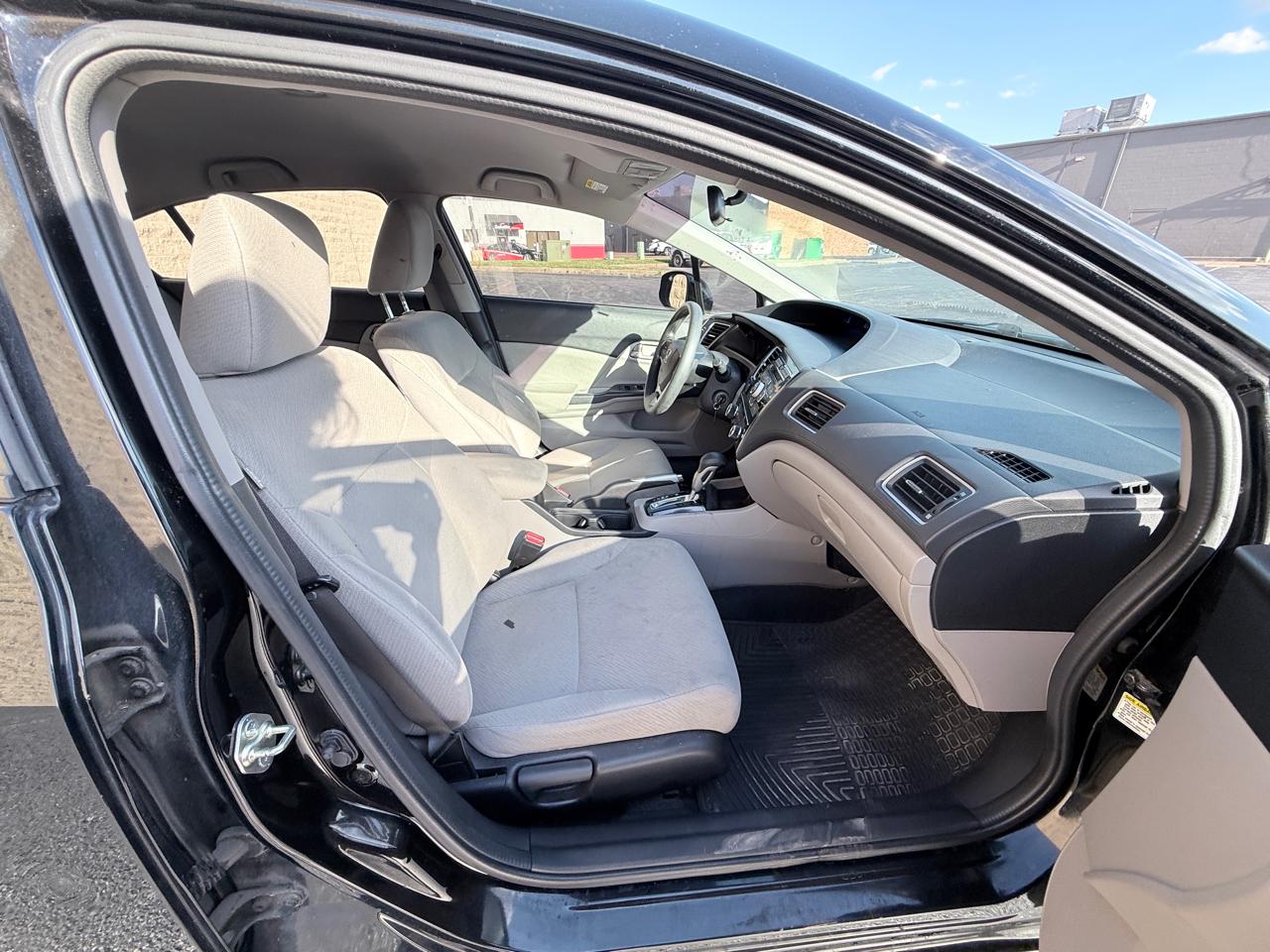 Honda Civic LX Sedan 5-Speed AT 2013