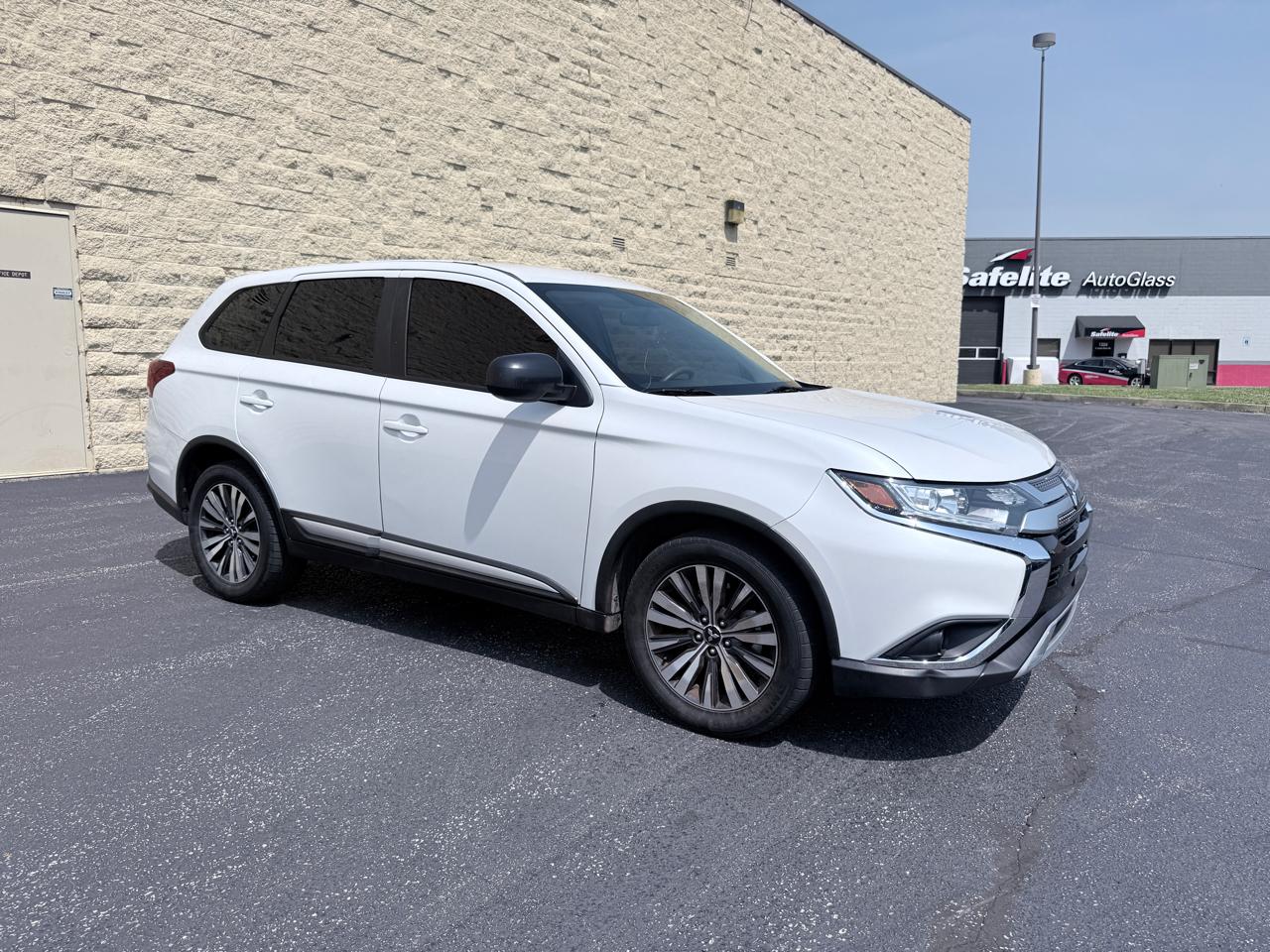 Mitsubishi Outlander ES 2WD 2020