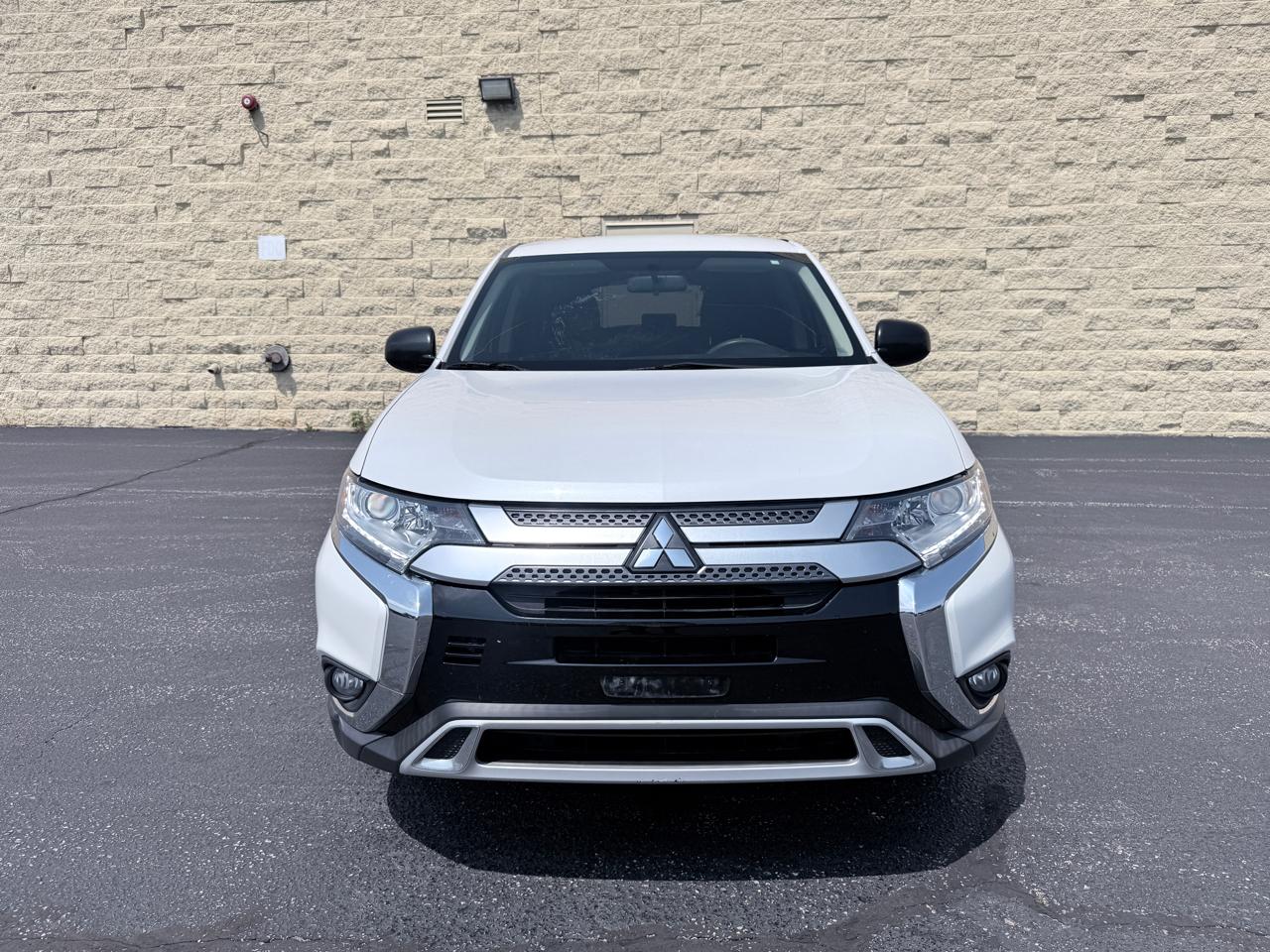 Mitsubishi Outlander ES 2WD 2020