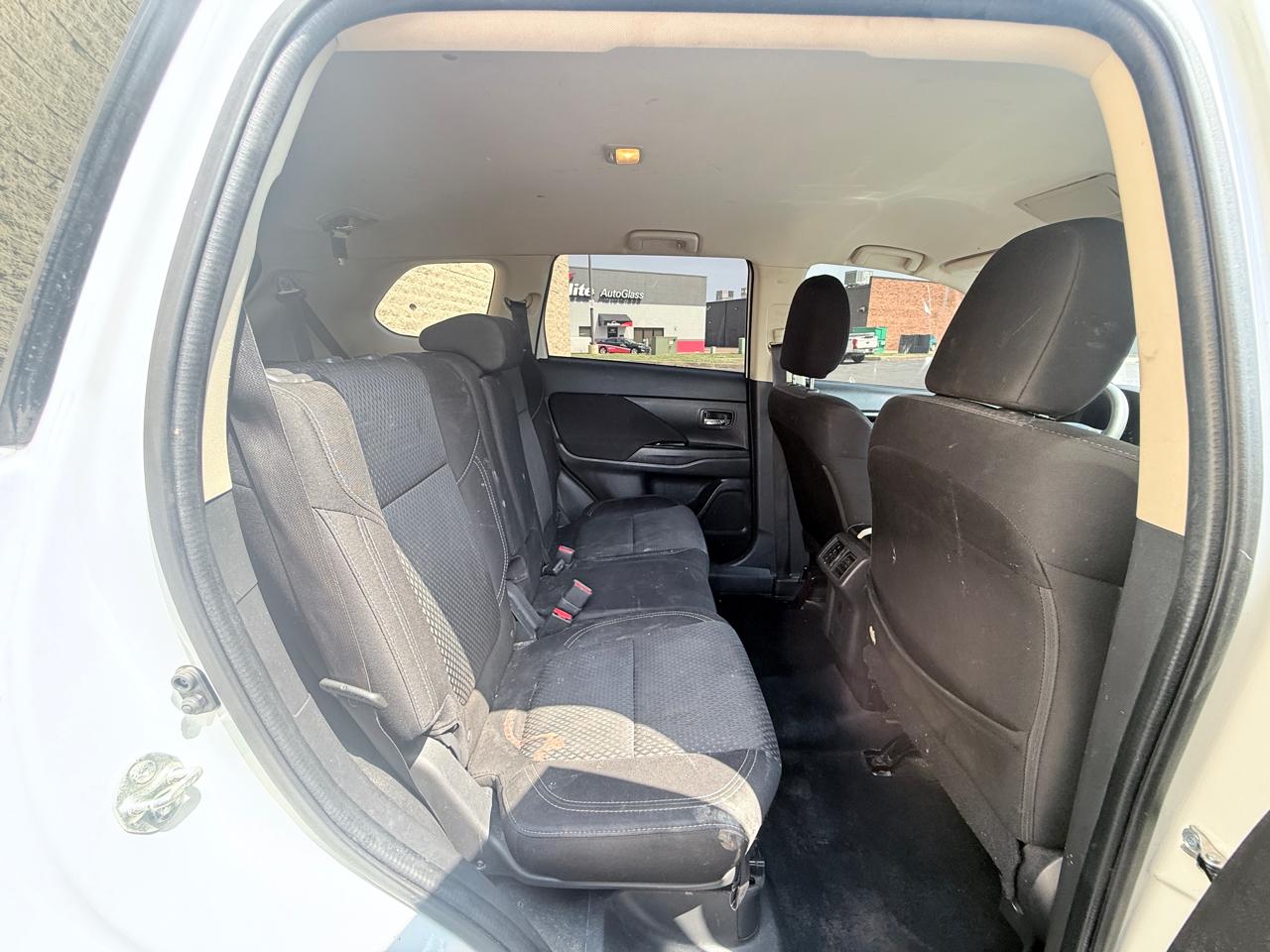 Mitsubishi Outlander ES 2WD 2020