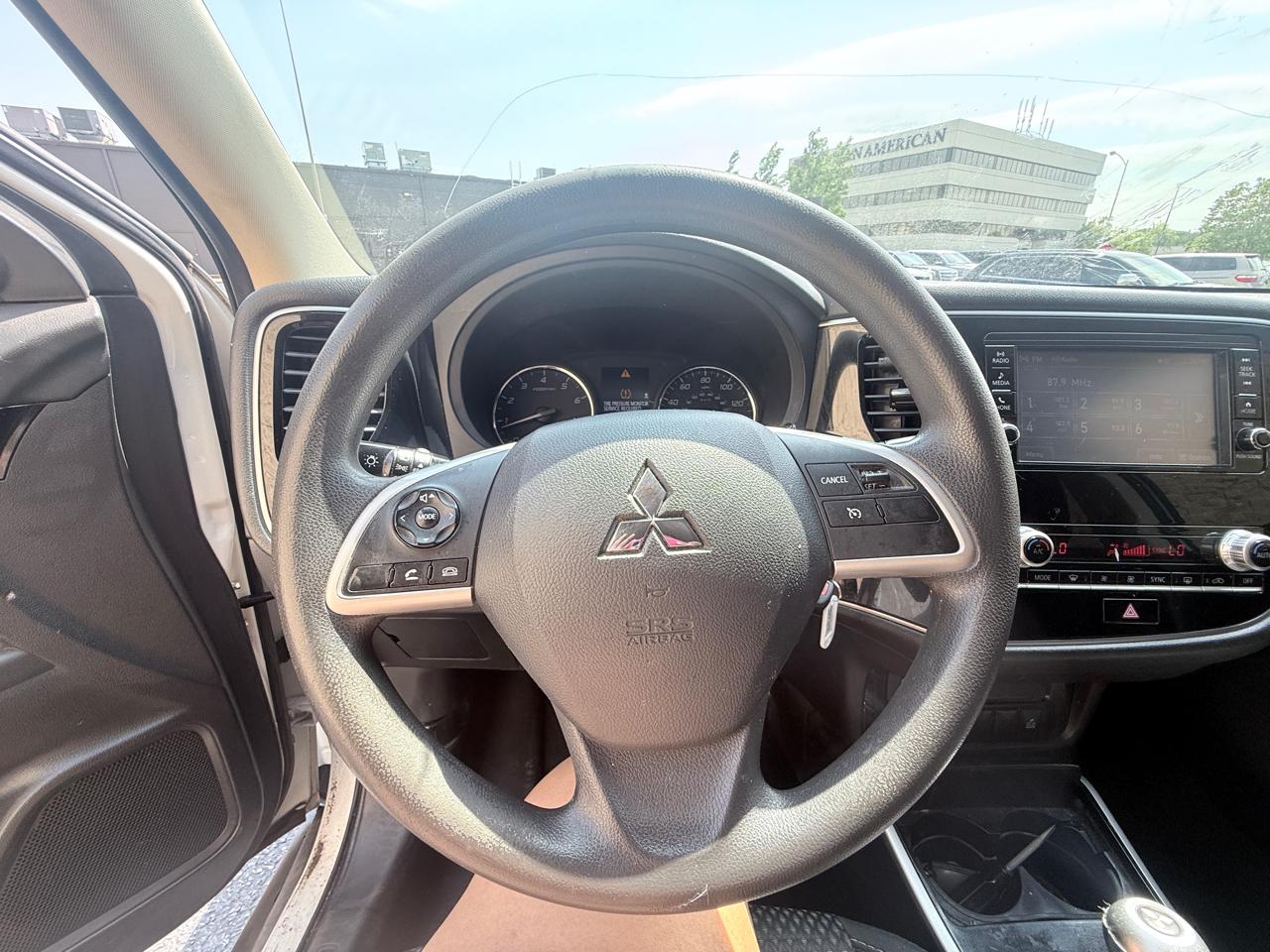 Mitsubishi Outlander ES 2WD 2020