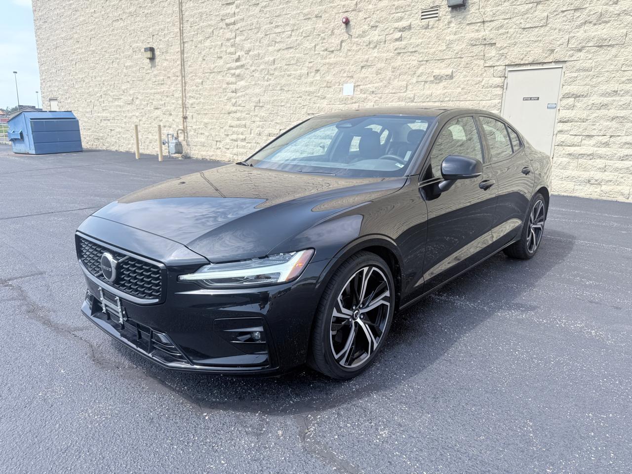 Volvo S60 B5 Core Dark 2024