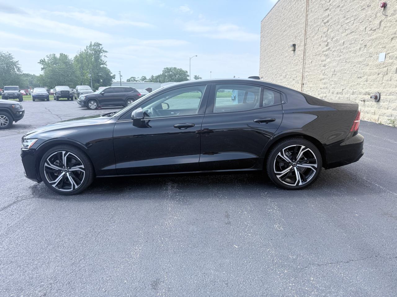 Volvo S60 B5 Core Dark 2024