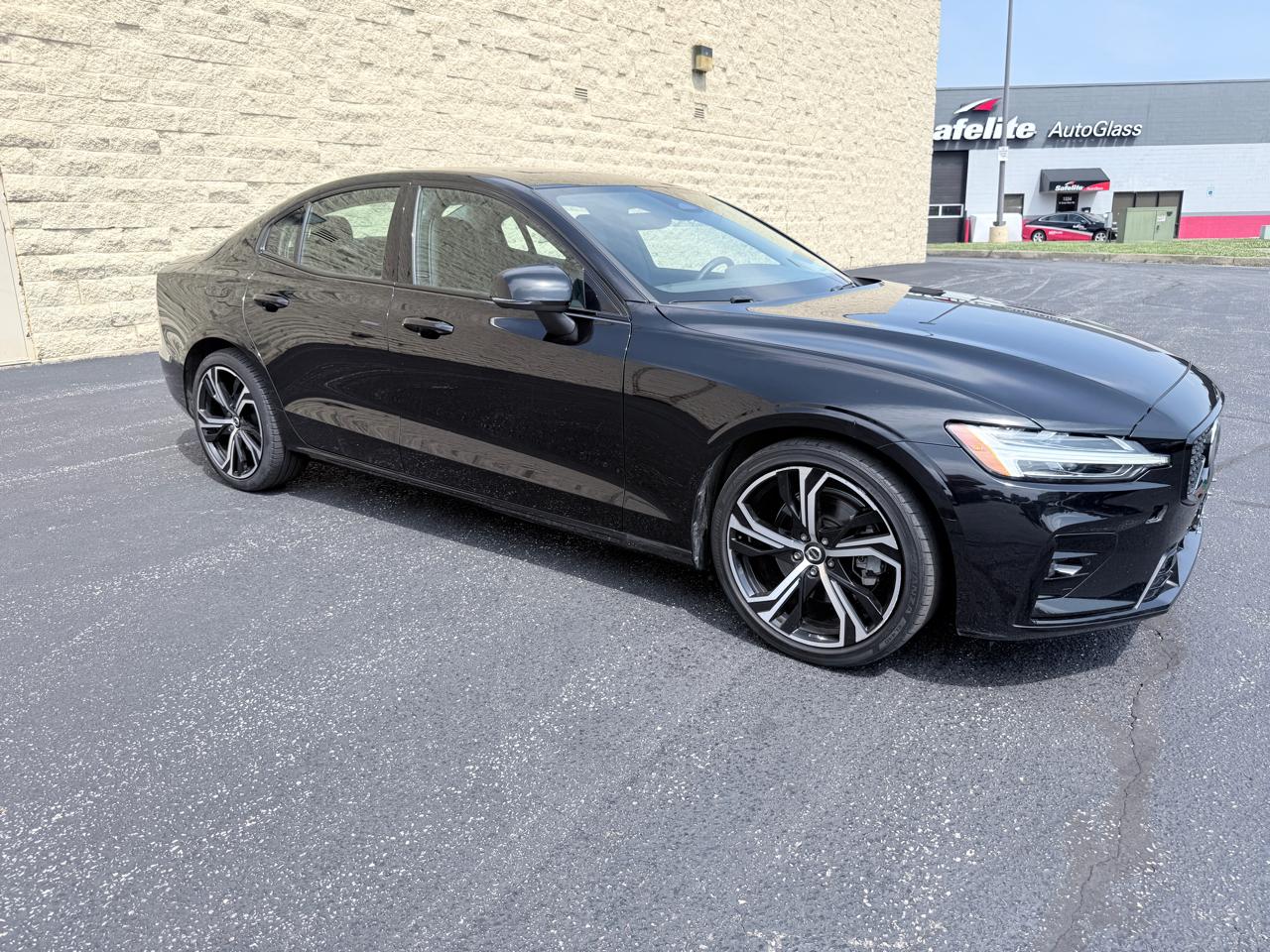 Volvo S60 B5 Core Dark 2024