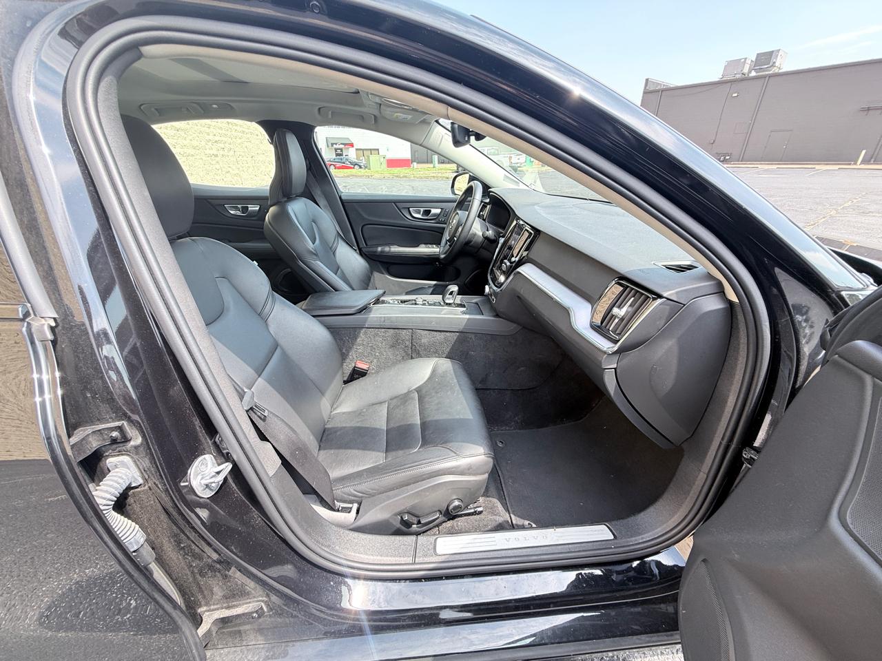 Volvo S60 B5 Core Dark 2024