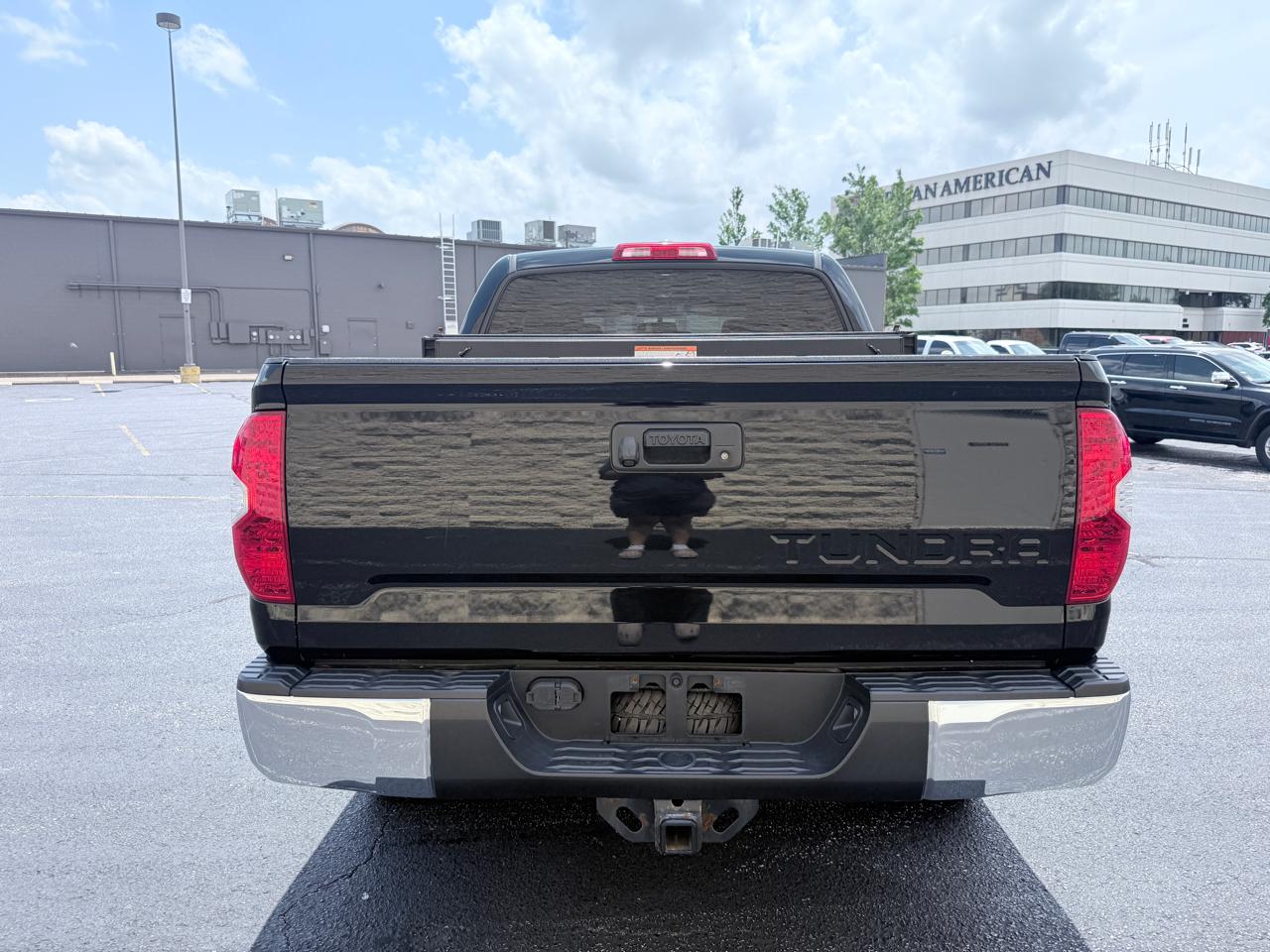 Toyota Tundra SR5 5.7L V8 FFV CrewMax 4WD 2017