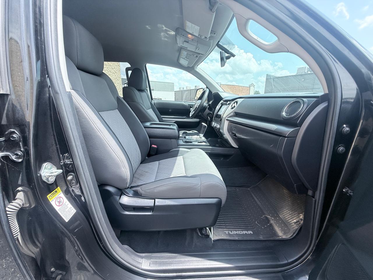 Toyota Tundra SR5 5.7L V8 FFV CrewMax 4WD 2017