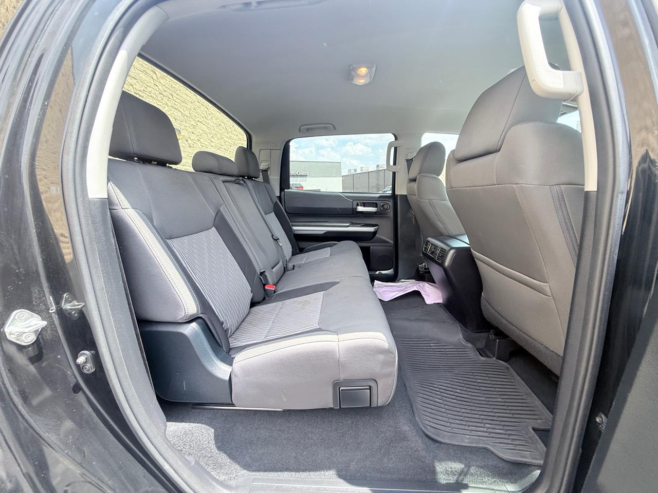 Toyota Tundra SR5 5.7L V8 FFV CrewMax 4WD 2017