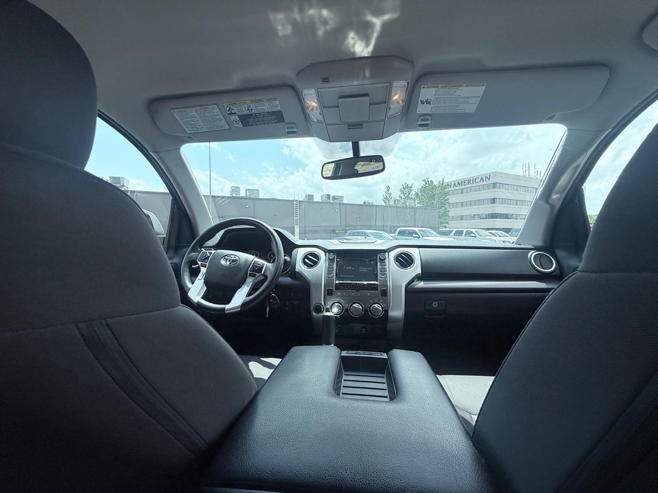 Toyota Tundra SR5 5.7L V8 FFV CrewMax 4WD 2017
