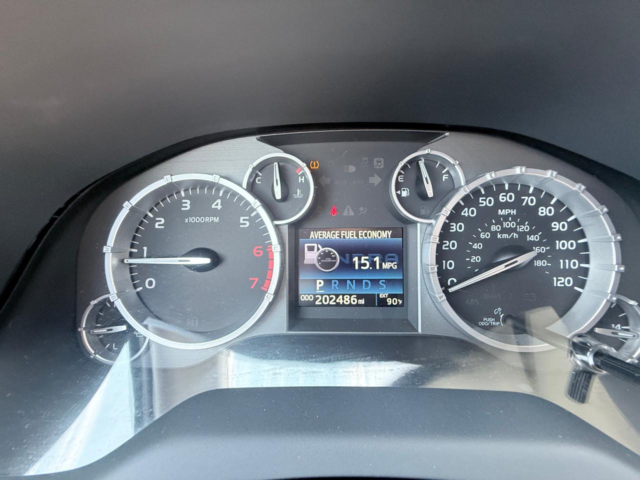 Toyota Tundra SR5 5.7L V8 FFV CrewMax 4WD 2017