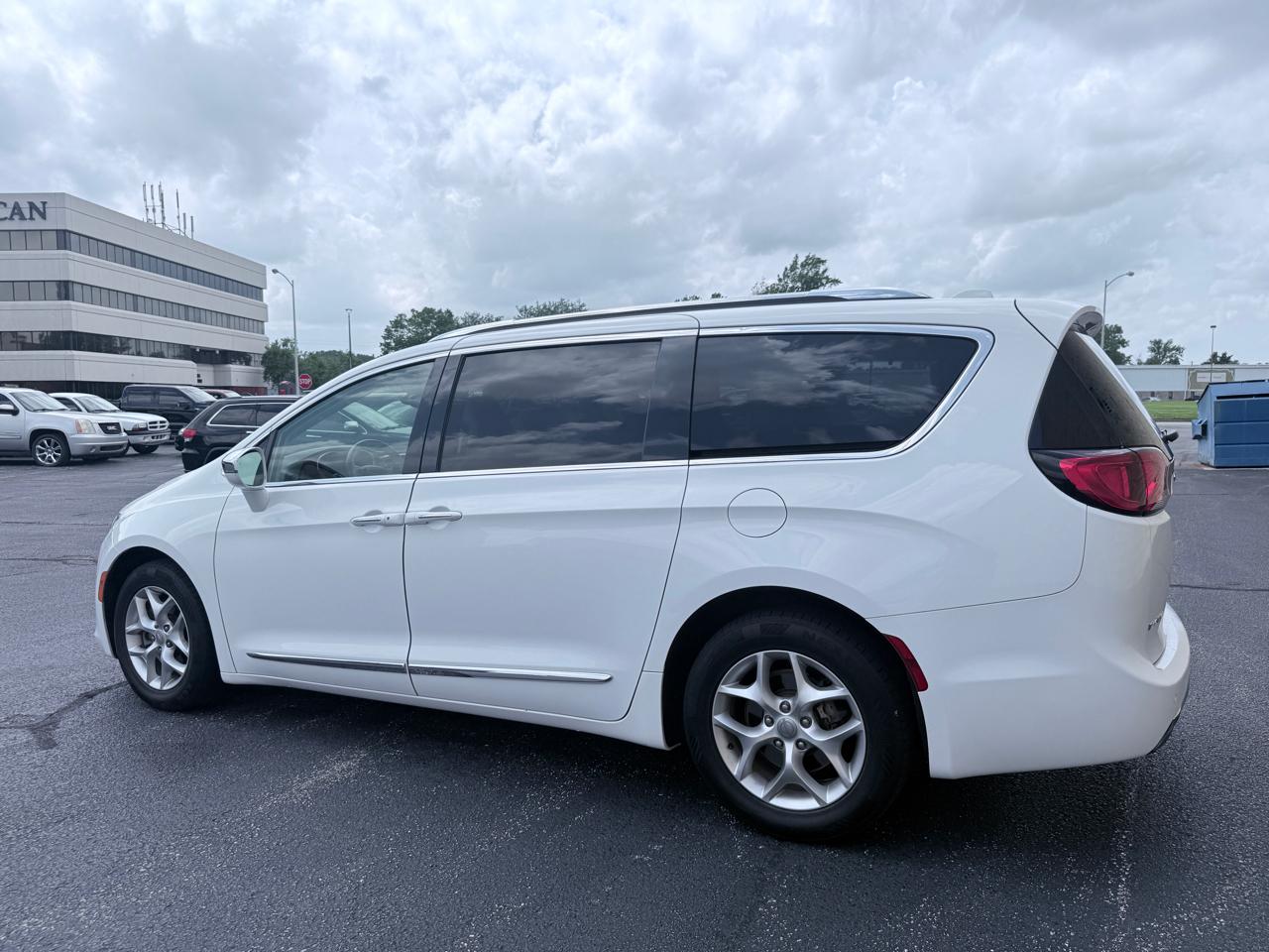 Chrysler Pacifica Limited 2020