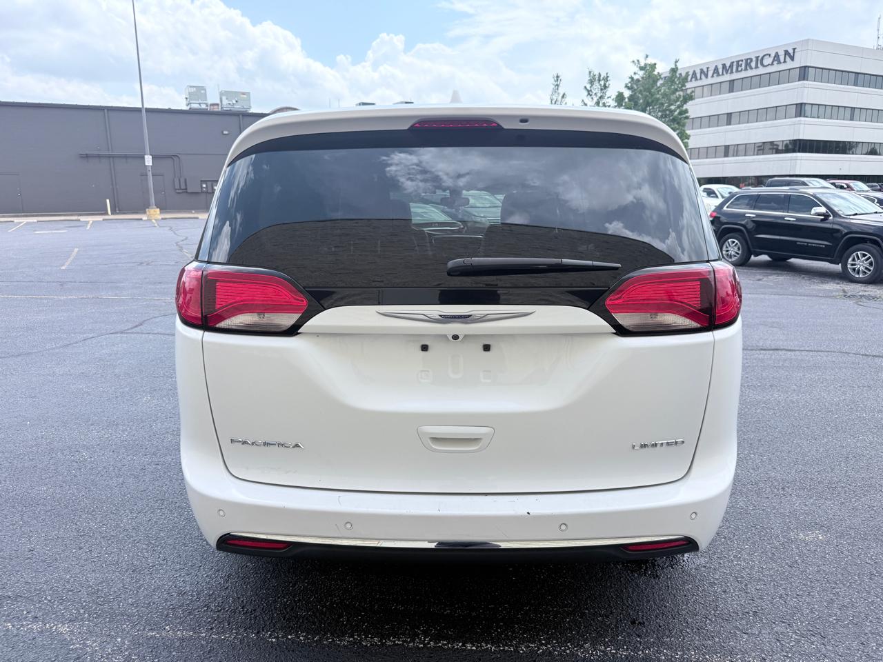 Chrysler Pacifica Limited 2020