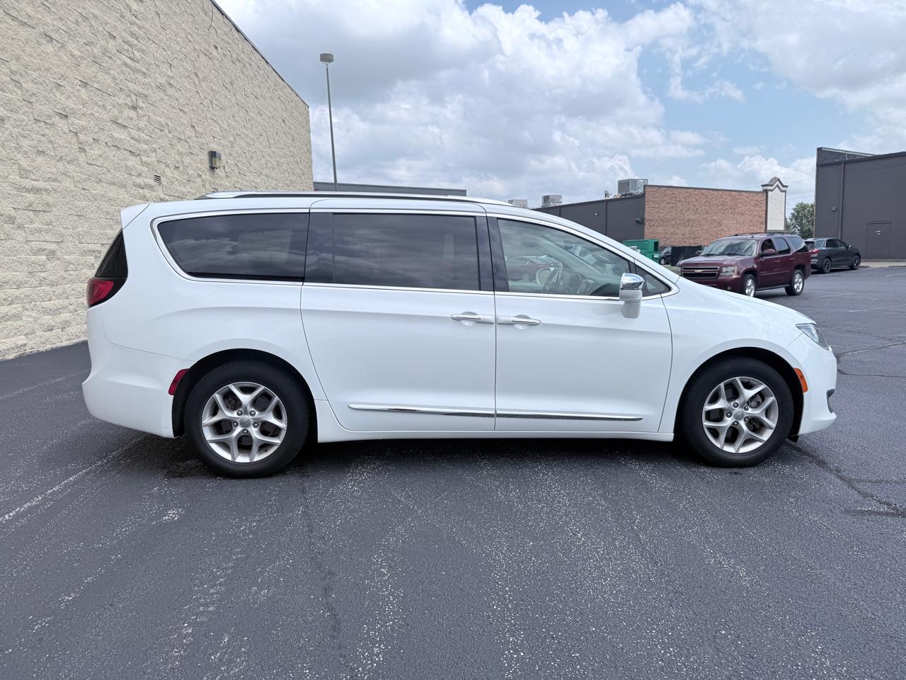 Chrysler Pacifica Limited 2020
