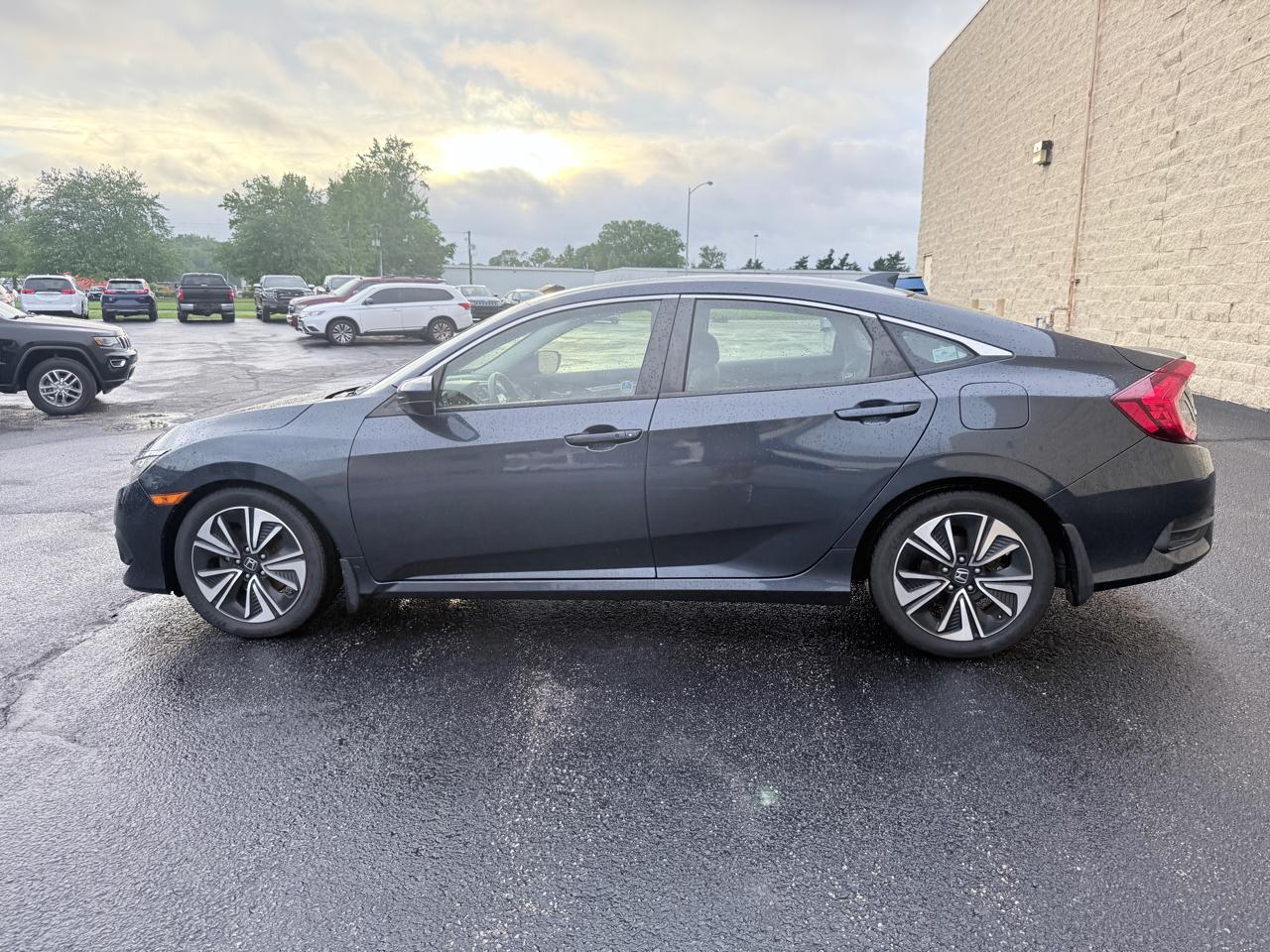 Honda Civic EX-T Sedan CVT 2018