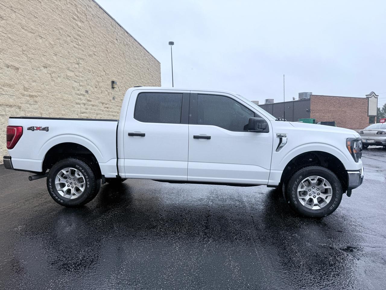 Ford F-150 Lariat SuperCrew 5.5-ft. Bed 4WD 2023