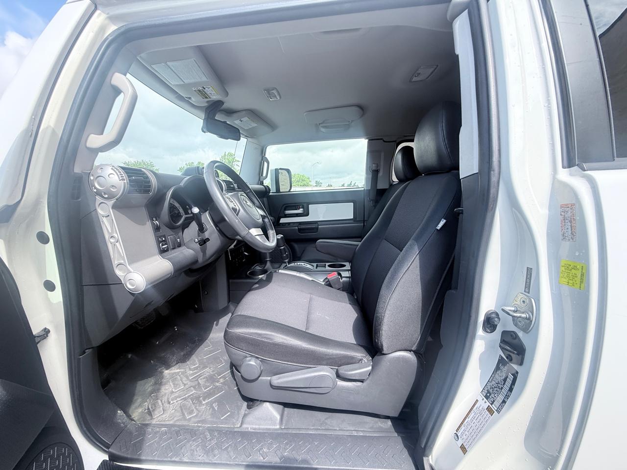 Toyota FJ Cruiser 4WD AT 2010