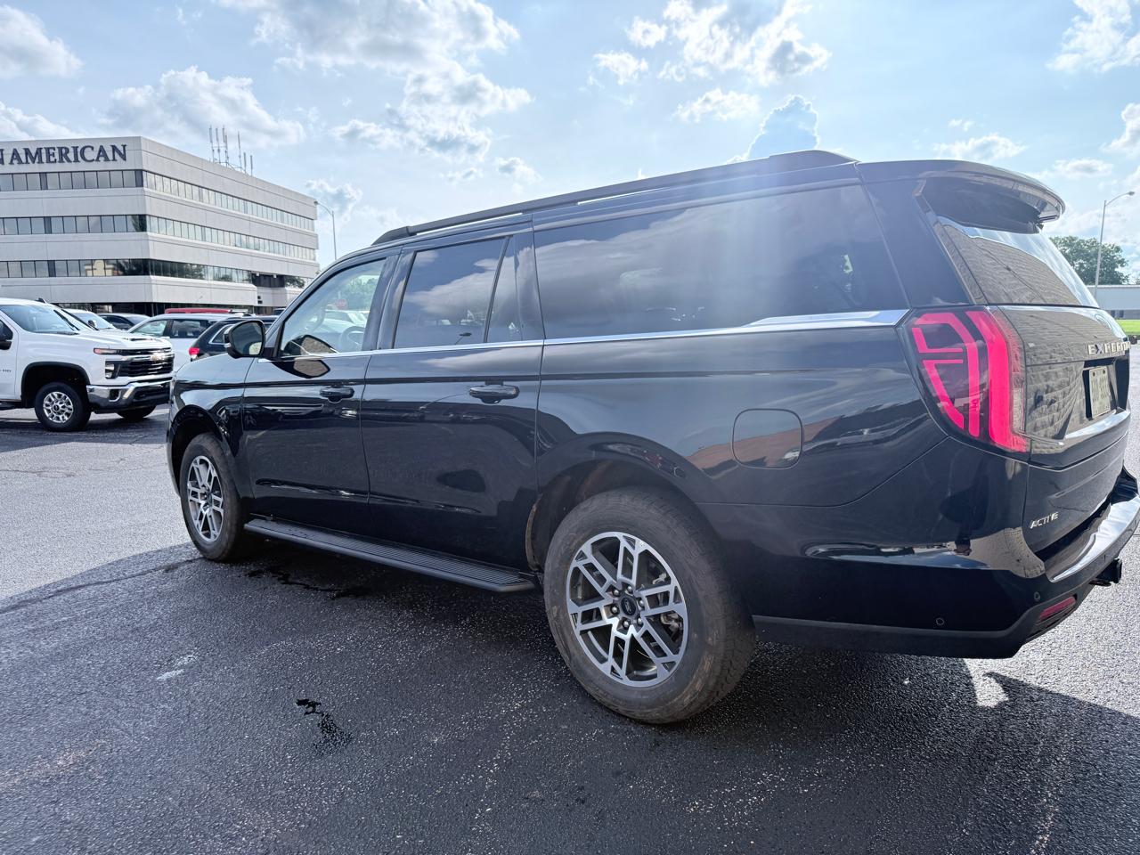 Ford Expedition MAX XLT 4WD 2025