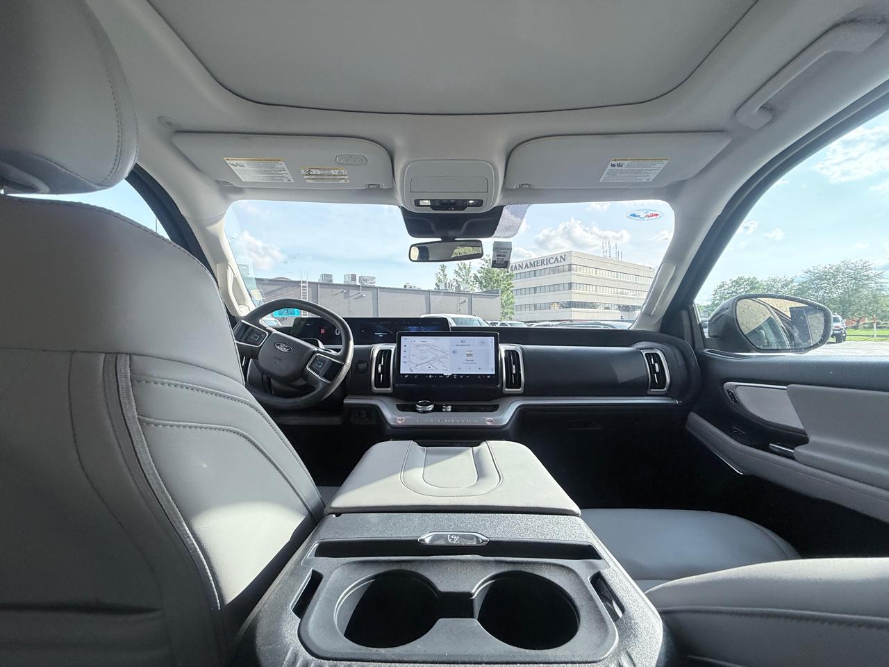 Ford Expedition MAX XLT 4WD 2025