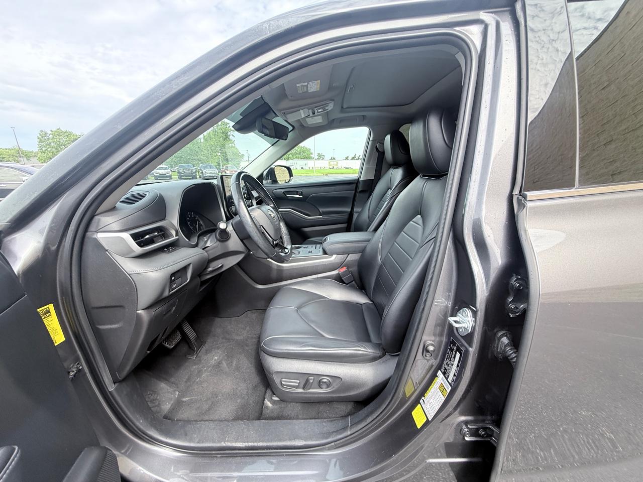 Toyota Highlander XLE FWD V6 2021