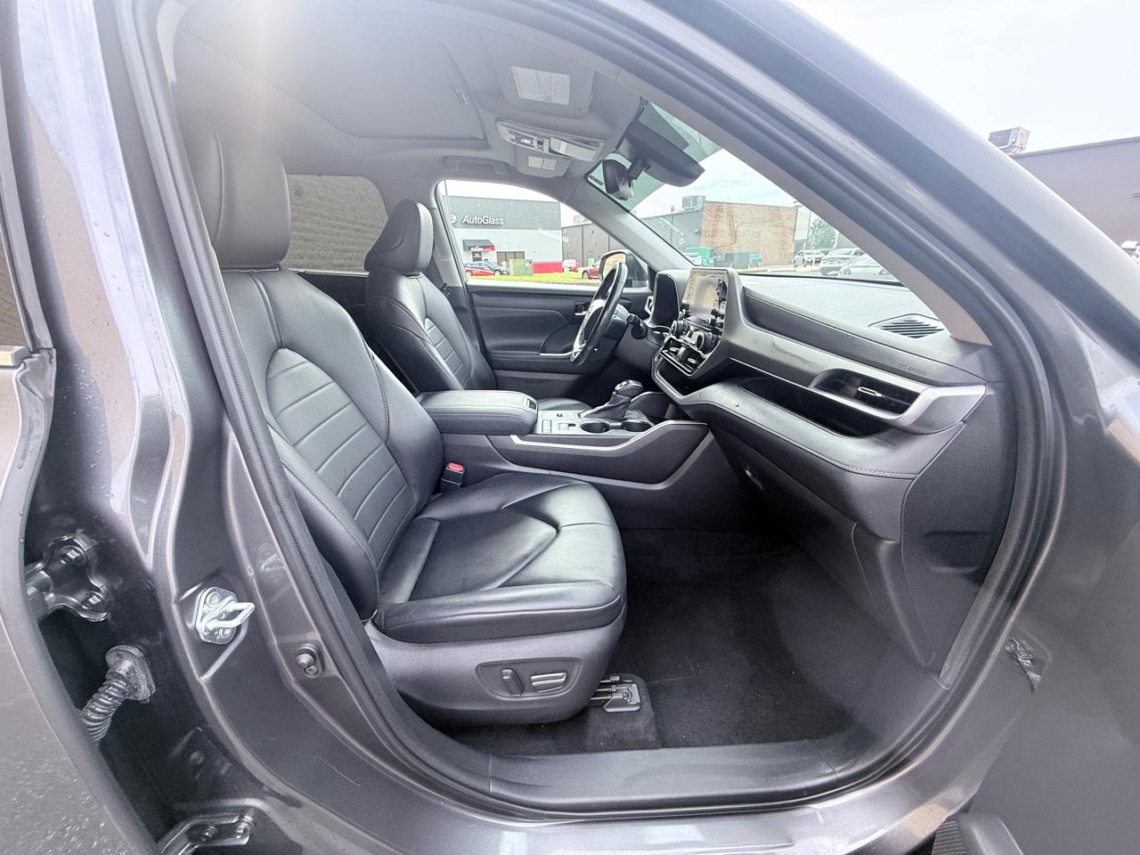 Toyota Highlander XLE FWD V6 2021
