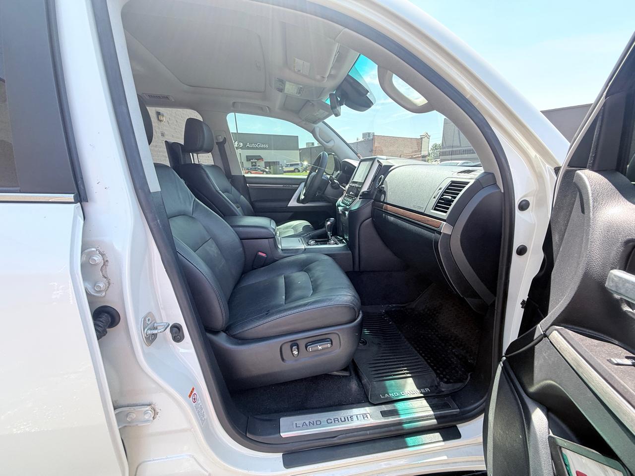 Toyota Land Cruiser 4WD 2017