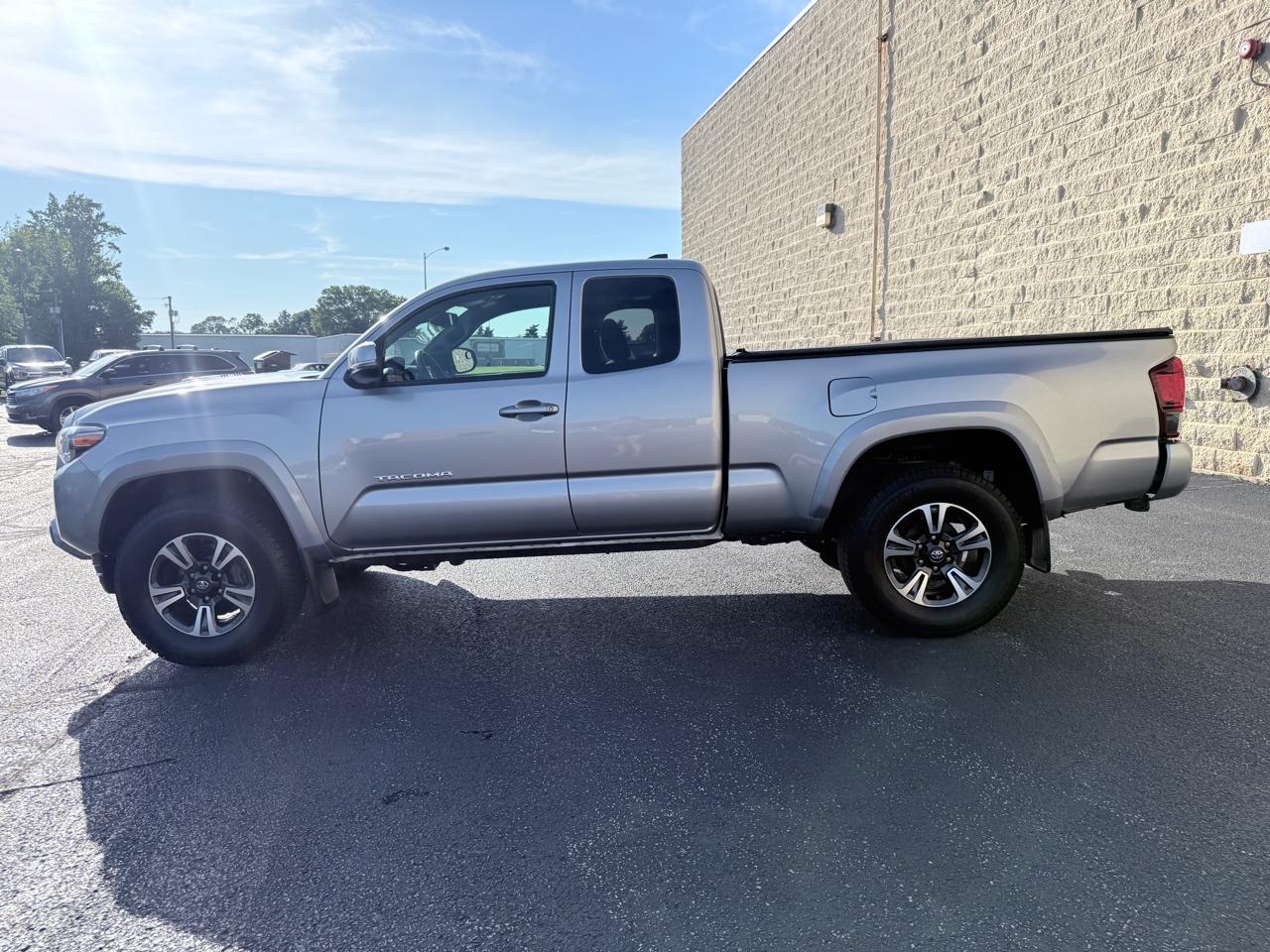 Toyota Tacoma SR5 Access Cab V6 6AT 4WD 2018