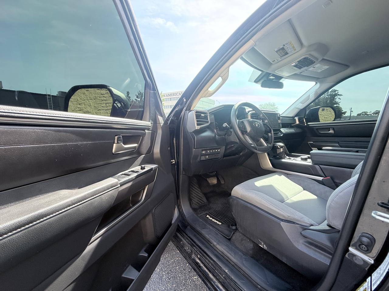 Toyota Tundra SR5 CrewMax 4WD 2024