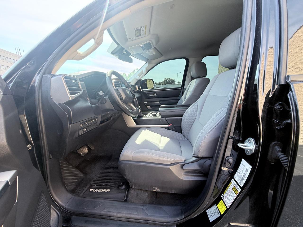 Toyota Tundra SR5 CrewMax 4WD 2024
