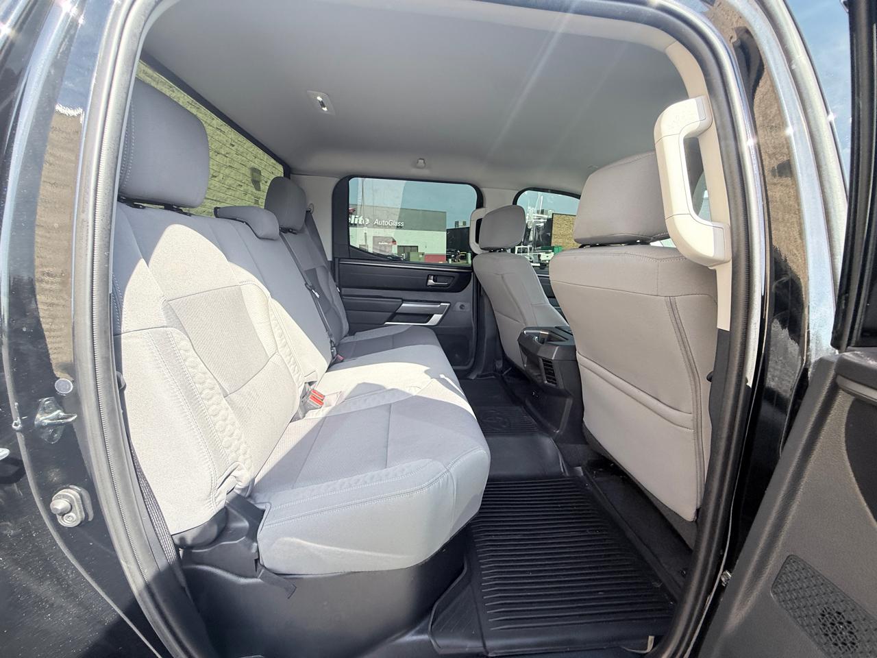 Toyota Tundra SR5 CrewMax 4WD 2024