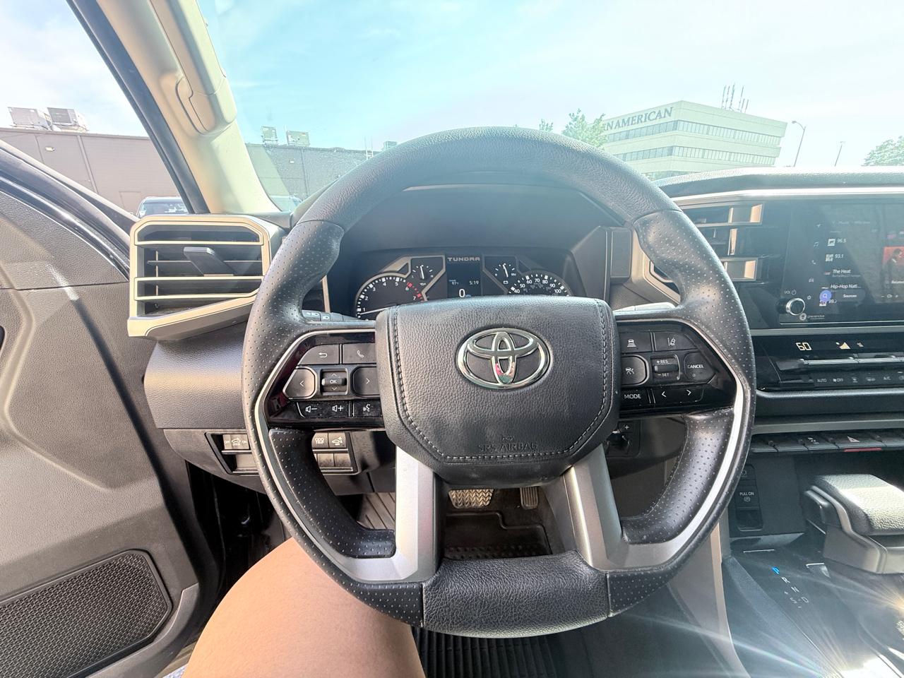 Toyota Tundra SR5 CrewMax 4WD 2024