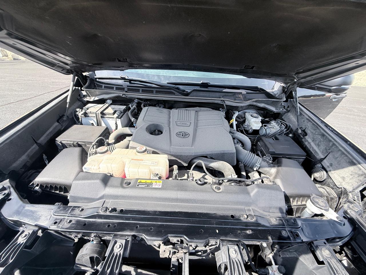 Toyota Tundra SR5 CrewMax 4WD 2024