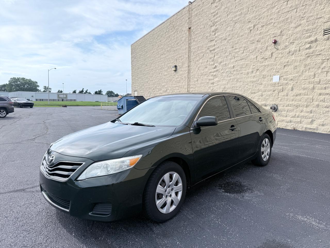 Toyota Camry SE 6-Spd MT 2010