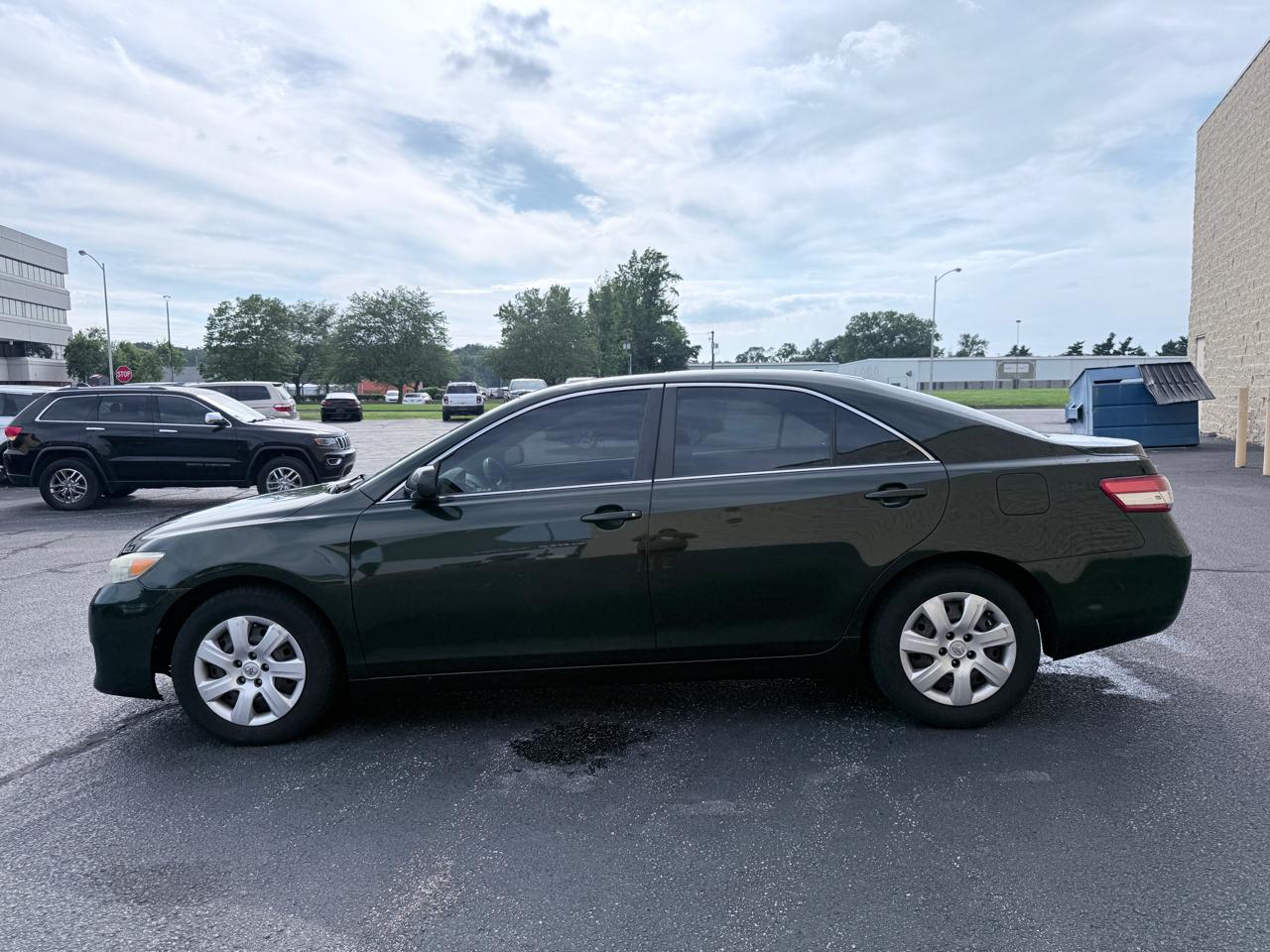 Toyota Camry SE 6-Spd MT 2010