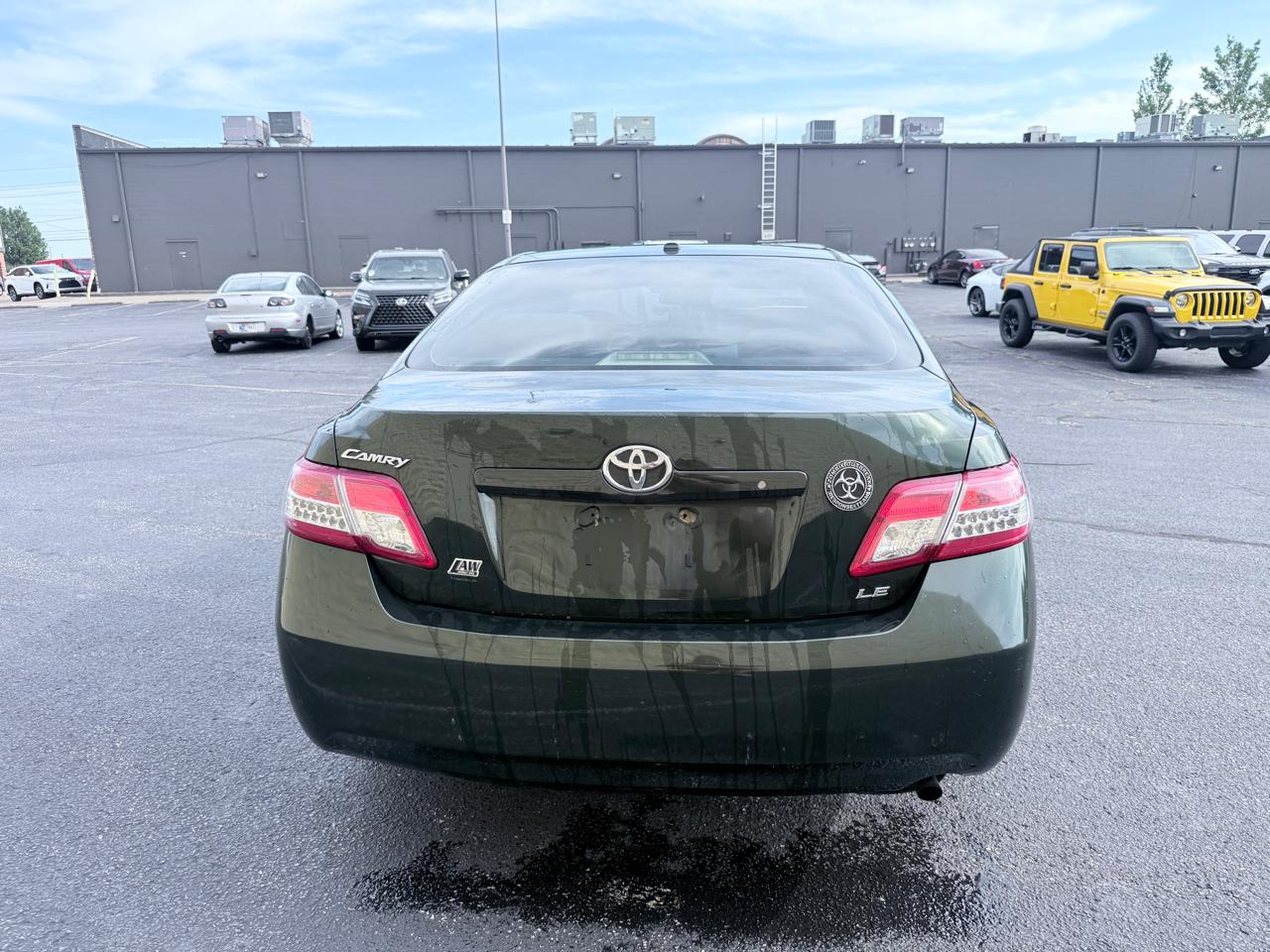 Toyota Camry SE 6-Spd MT 2010