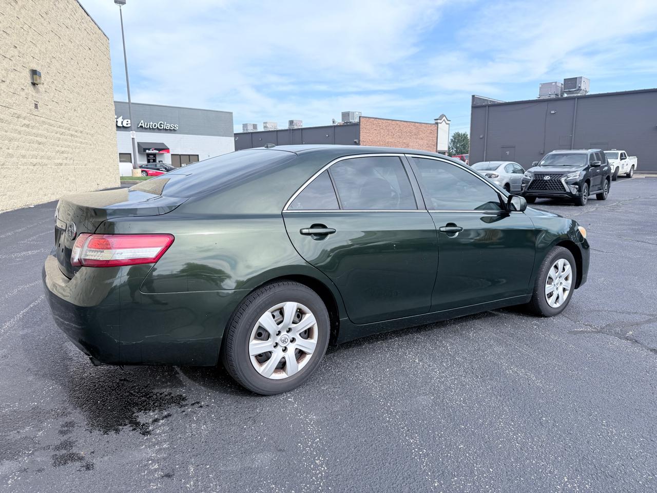 Toyota Camry SE 6-Spd MT 2010