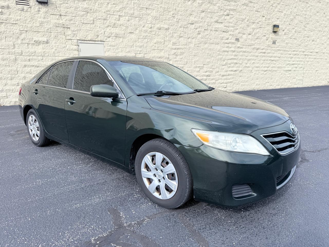 Toyota Camry SE 6-Spd MT 2010