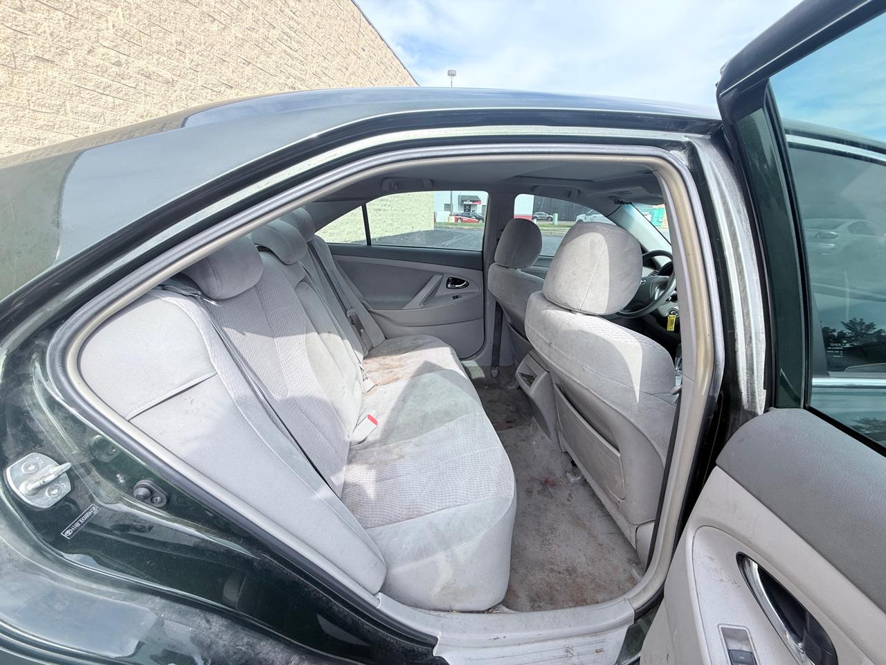 Toyota Camry SE 6-Spd MT 2010